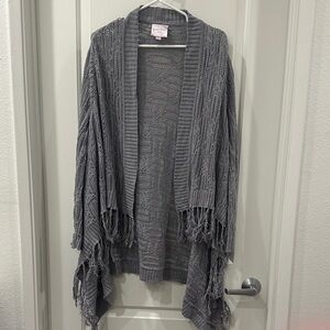 Romeo & Juliet Couture Gray Knit Fringe Cardigan